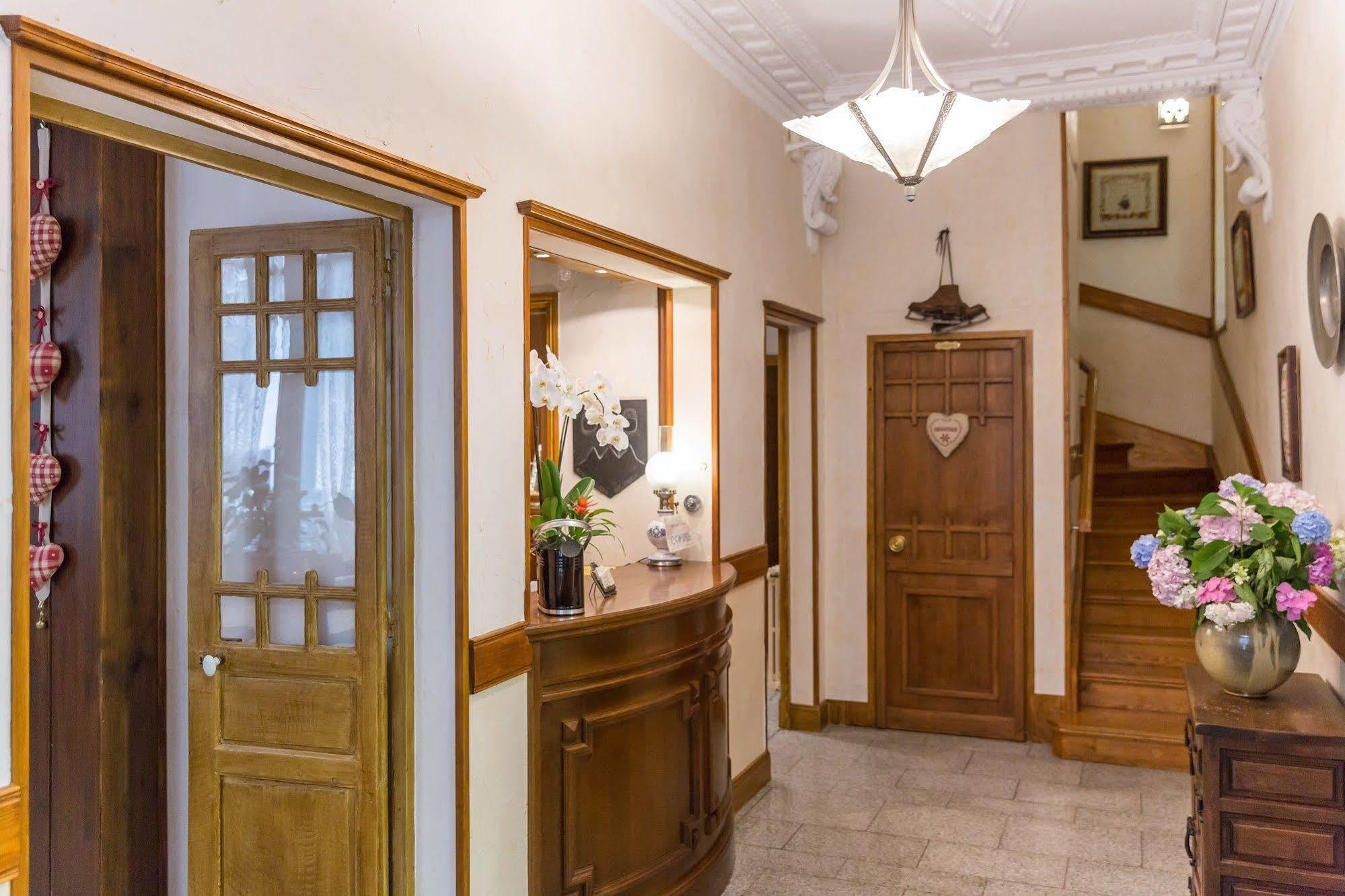 Hotel Du Lion D'Or Cauterets Ngoại thất bức ảnh