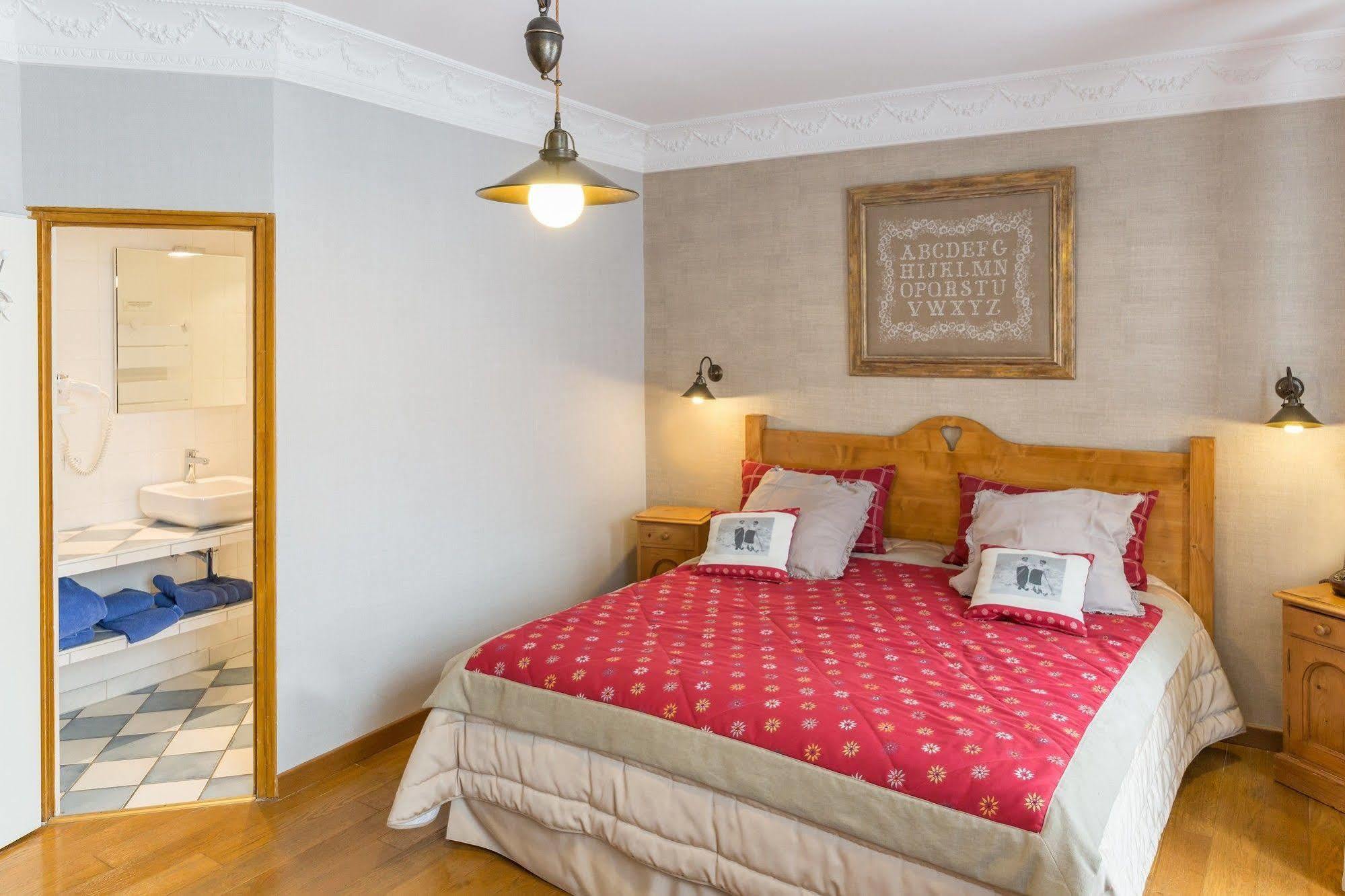 Hotel Du Lion D'Or Cauterets Ngoại thất bức ảnh