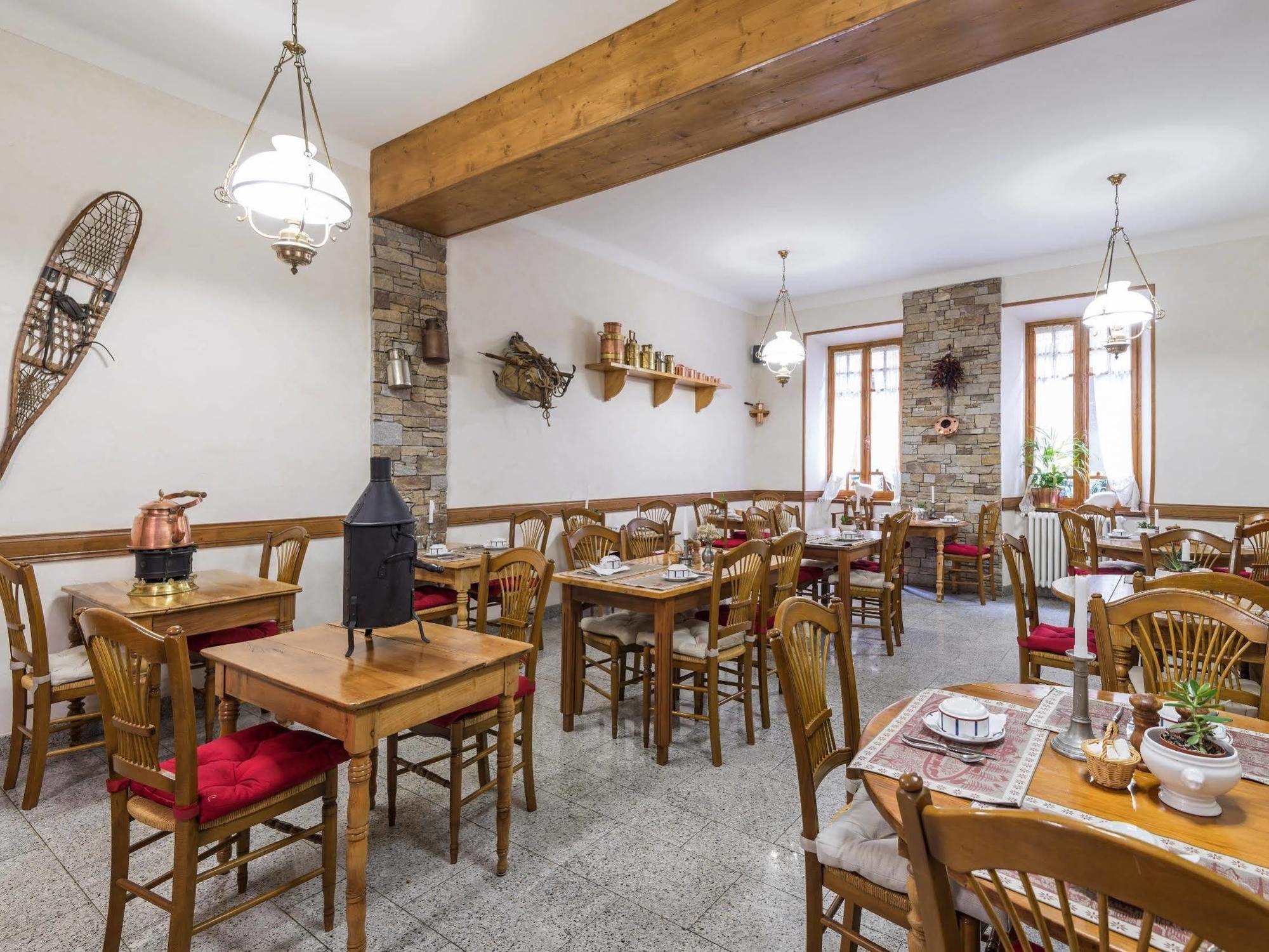 Hotel Du Lion D'Or Cauterets Ngoại thất bức ảnh