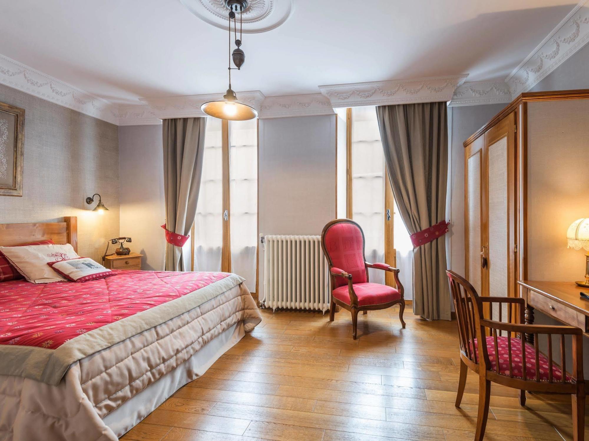 Hotel Du Lion D'Or Cauterets Ngoại thất bức ảnh